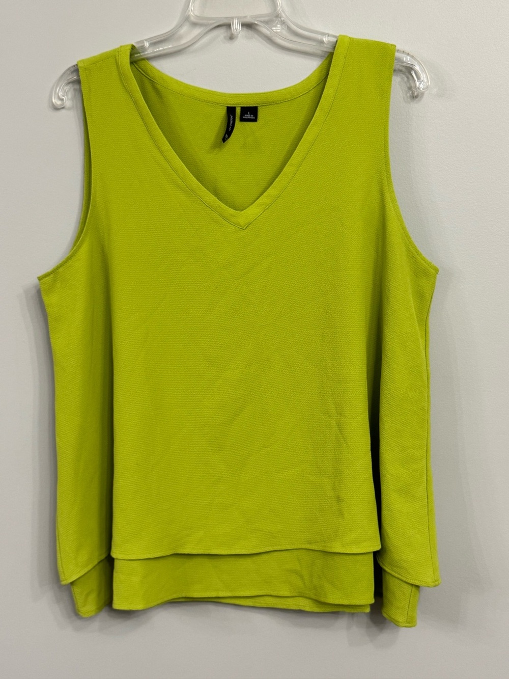 Women’s New Directions lime green tiered tank top v neck blouse size large